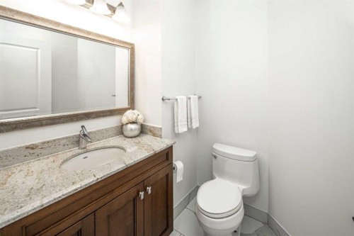 2612 Signal Hill Drive Sw, Calgary, AB - Indoor Photo Showing Bathroom