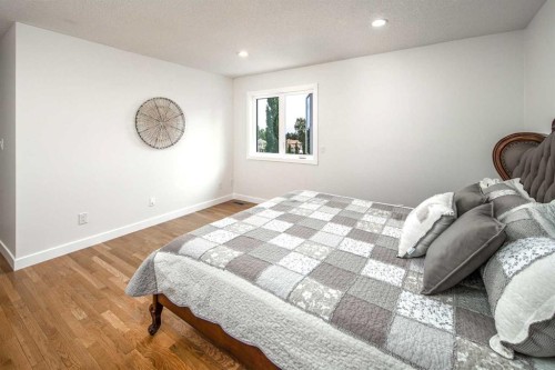 2612 Signal Hill Drive Sw, Calgary, AB - Indoor Photo Showing Bedroom