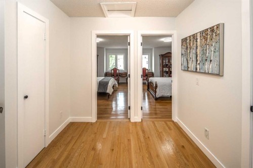 2612 Signal Hill Drive Sw, Calgary, AB - Indoor Photo Showing Other Room