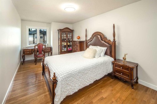2612 Signal Hill Drive Sw, Calgary, AB - Indoor Photo Showing Bedroom