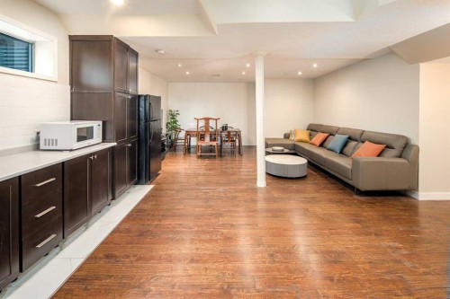 2612 Signal Hill Drive Sw, Calgary, AB - Indoor