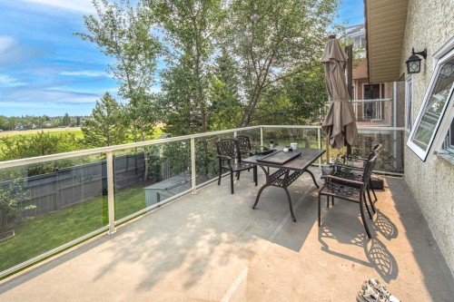 2612 Signal Hill Drive Sw, Calgary, AB - Outdoor