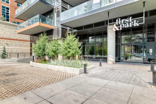 712-730 2 Avenue Sw, Calgary, AB - Outdoor With Balcony