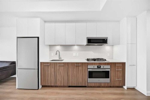 712-730 2 Avenue Sw, Calgary, AB - Indoor Photo Showing Kitchen