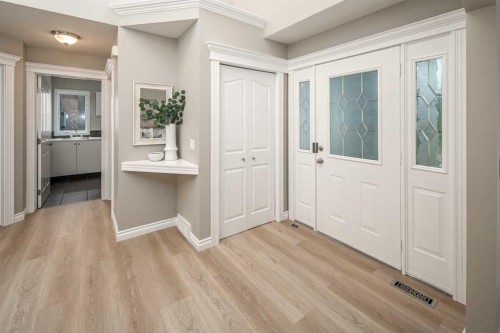 79 Hamptons Heights Nw, Calgary, AB - Indoor Photo Showing Other Room