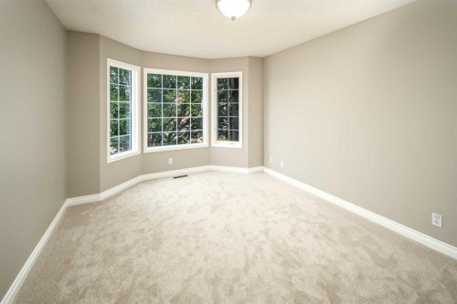 79 Hamptons Heights Nw, Calgary, AB - Indoor Photo Showing Other Room