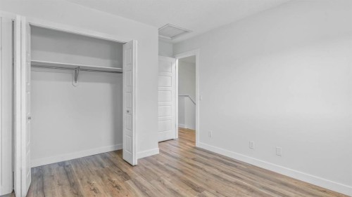 15 Taraglen Court Ne, Calgary, AB - Indoor Photo Showing Other Room