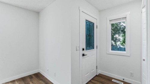 15 Taraglen Court Ne, Calgary, AB - Indoor Photo Showing Other Room