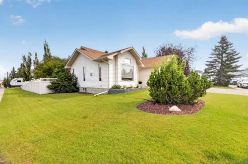 6202 Davis Place, Olds, AB - Outdoor