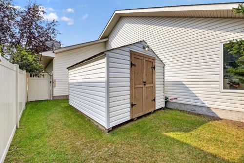 6202 Davis Place, Olds, AB - Outdoor With Exterior