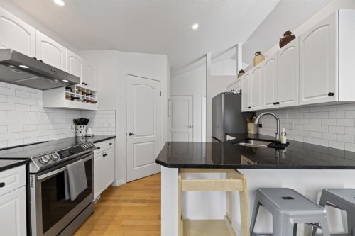 6202 Davis Place, Olds, AB - Indoor Photo Showing Kitchen With Stainless Steel Kitchen With Upgraded Kitchen