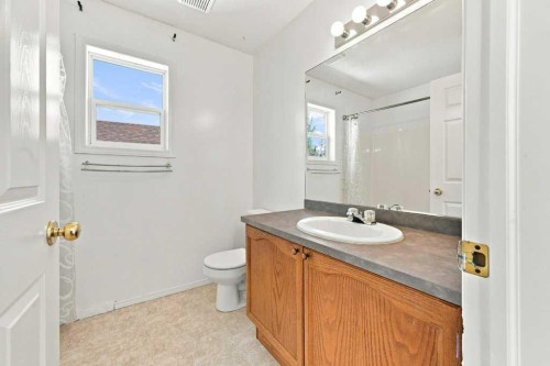 100 Coventry Road Ne, Calgary, AB - Indoor Photo Showing Bathroom