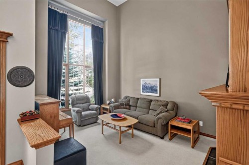 134 Schiller Crescent Nw, Calgary, AB - Indoor