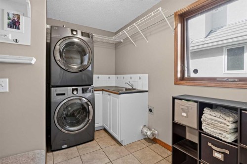 134 Schiller Crescent Nw, Calgary, AB - Indoor Photo Showing Laundry Room