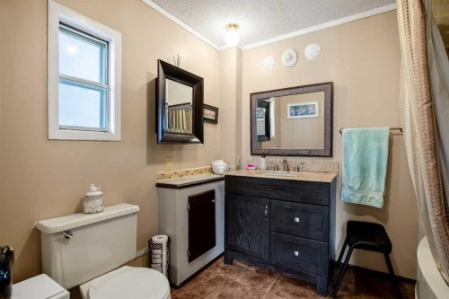 215 Homestead Close, High River, AB 