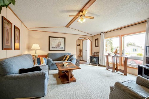 215 Homestead Close, High River, AB 