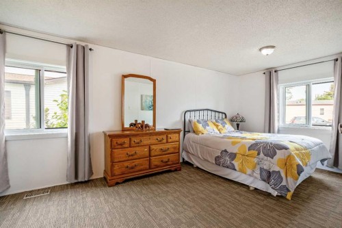 215 Homestead Close, High River, AB 