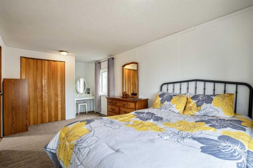 215 Homestead Close, High River, AB 