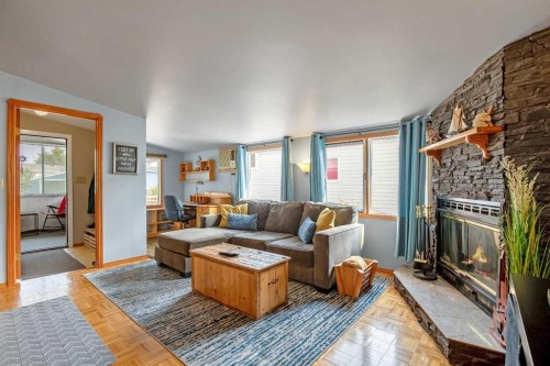 215 Homestead Close, High River, AB 
