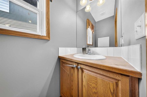 154 Saddleland Close Ne, Calgary, AB - Indoor Photo Showing Bathroom