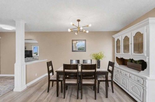 122 Sceptre Close Nw, Calgary, AB - Indoor Photo Showing Dining Room