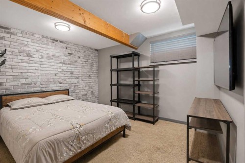 122 Sceptre Close Nw, Calgary, AB - Indoor Photo Showing Bedroom