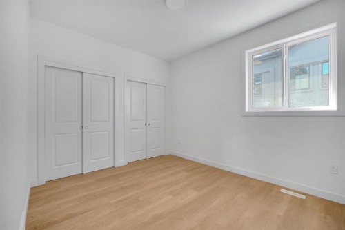 612 12 Avenue Ne, Calgary, AB - Indoor Photo Showing Other Room