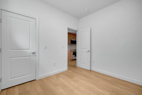 612 12 Avenue Ne, Calgary, AB - Indoor Photo Showing Other Room