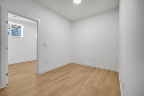 612 12 Avenue Ne, Calgary, AB - Indoor Photo Showing Other Room