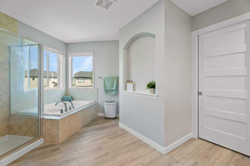 100 Drake Landing Common, Okotoks, AB - Indoor Photo Showing Bathroom