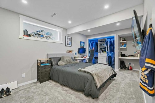 100 Drake Landing Common, Okotoks, AB - Indoor Photo Showing Bedroom
