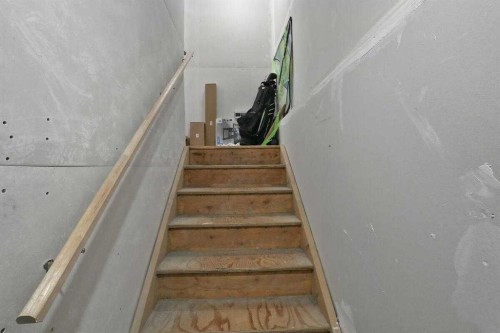 1139 Lanark Boulevard Se, Airdrie, AB - Indoor Photo Showing Other Room