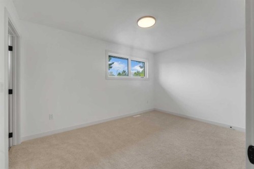 816 Lake Ontario Drive Se, Calgary, AB - Indoor Photo Showing Other Room