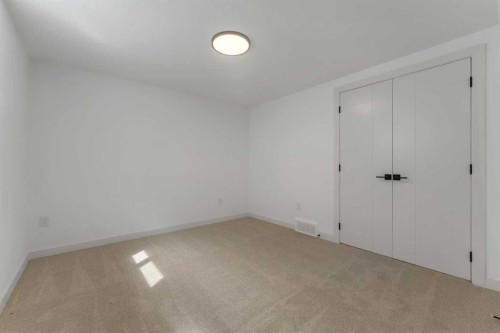 816 Lake Ontario Drive Se, Calgary, AB - Indoor Photo Showing Other Room