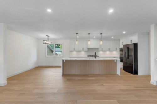 816 Lake Ontario Drive Se, Calgary, AB - Indoor Photo Showing Kitchen