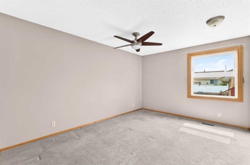 128 Erin Woods Drive Se, Calgary, AB - Indoor Photo Showing Other Room