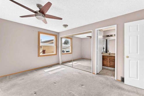 128 Erin Woods Drive Se, Calgary, AB - Indoor Photo Showing Other Room