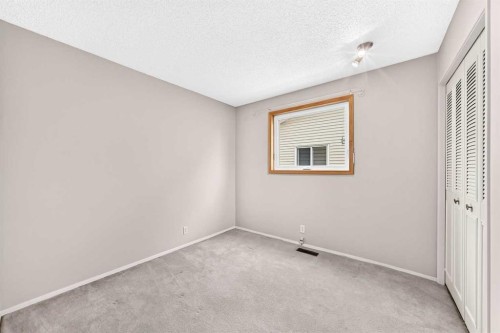 128 Erin Woods Drive Se, Calgary, AB - Indoor Photo Showing Other Room