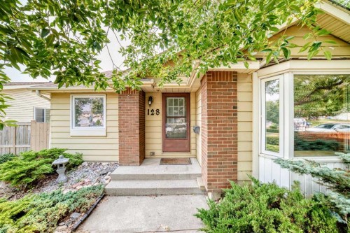 128 Erin Woods Drive Se, Calgary, AB - Outdoor