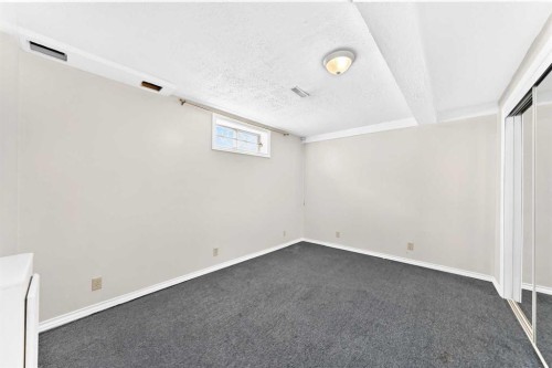 128 Erin Woods Drive Se, Calgary, AB - Indoor Photo Showing Other Room