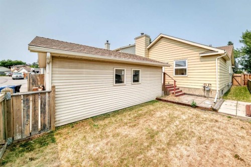 128 Erin Woods Drive Se, Calgary, AB - Outdoor With Exterior