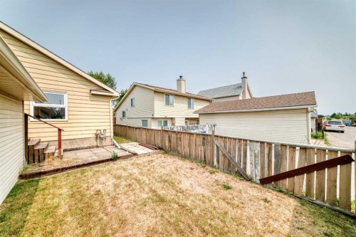 128 Erin Woods Drive Se, Calgary, AB - Outdoor With Exterior