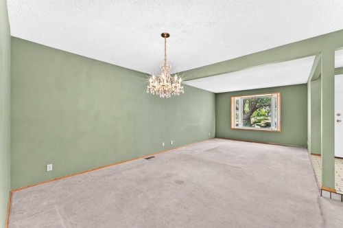 128 Erin Woods Drive Se, Calgary, AB - Indoor Photo Showing Other Room