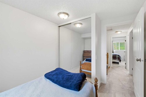 12-800 Bowcroft Place, Cochrane, AB - Indoor