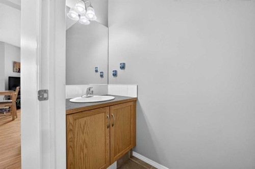 211 Bayside Point Sw, Airdrie, AB - Indoor Photo Showing Bathroom