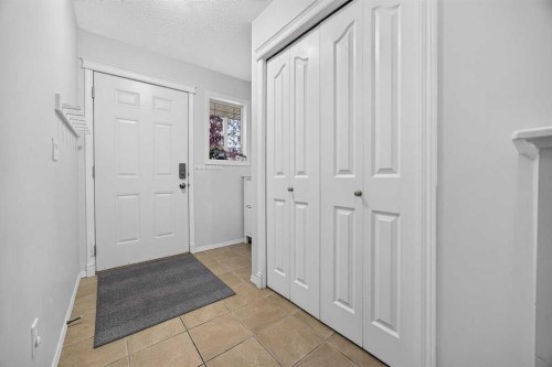 211 Bayside Point Sw, Airdrie, AB - Indoor Photo Showing Other Room