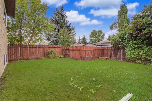 115 Mckenna Crescent Se, Calgary, AB - Outdoor