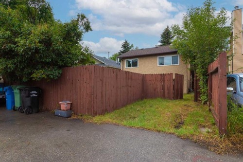 115 Mckenna Crescent Se, Calgary, AB - Outdoor