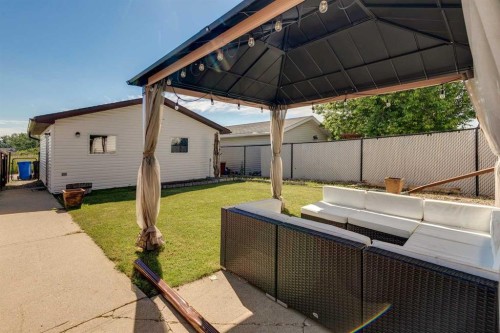 1916B 29 Avenue, Nanton, AB - Outdoor With Exterior