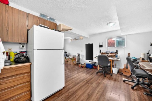 1117 8 Street Se, Calgary, AB - Indoor Photo Showing Other Room